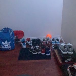 SELL ME YOUR JORDANS